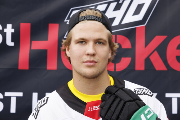 Kasper Halttunen nappasi OHL-mestaruuden joukkueensa London Knights:n kanssa.