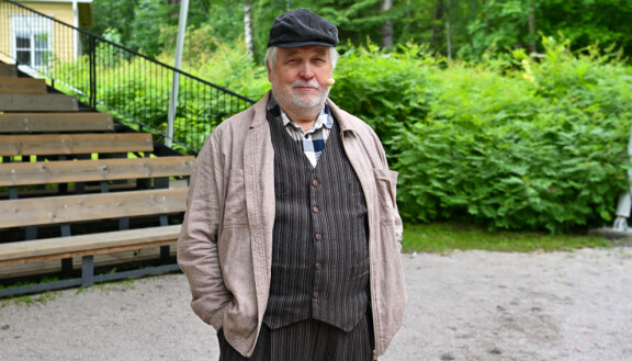 Kai Hyttinen ennen esitystään Hämeenlinnassa.