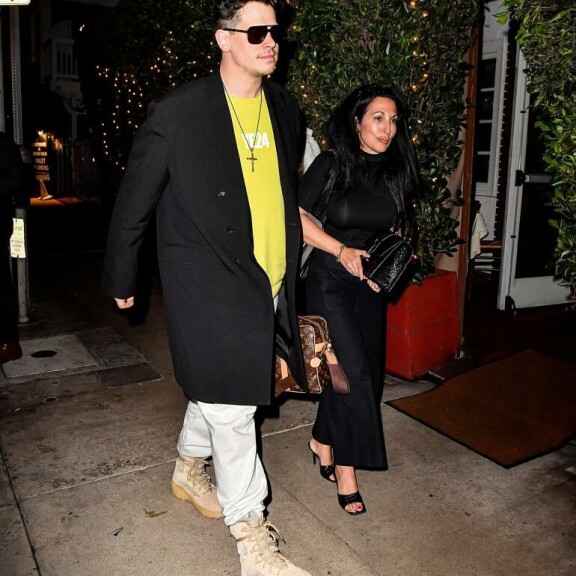 Milo Yiannopoulosin Twitter-tili on poistettu. Milo Yiannopoulos