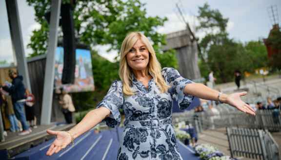 Pernilla Wahlgren on juontanut suosittua ohjelmaa vuodesta 2023 lähtien.