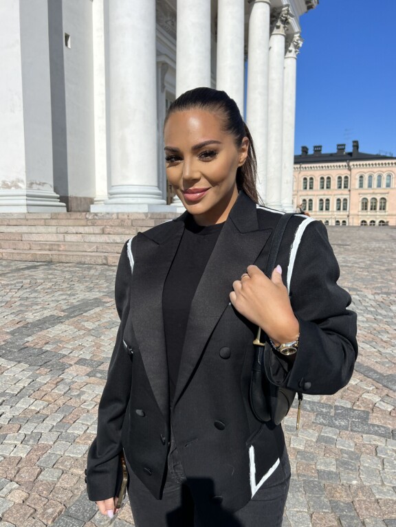 Sofia on ehtinyt heilastella aiemmin muun muassa Niko Ranta-ahon sekä itse Stefan Thermanin kanssa. Vuosina 2012–2018 Sofia oli naimisissa Niko Nousiaisen kanssa.