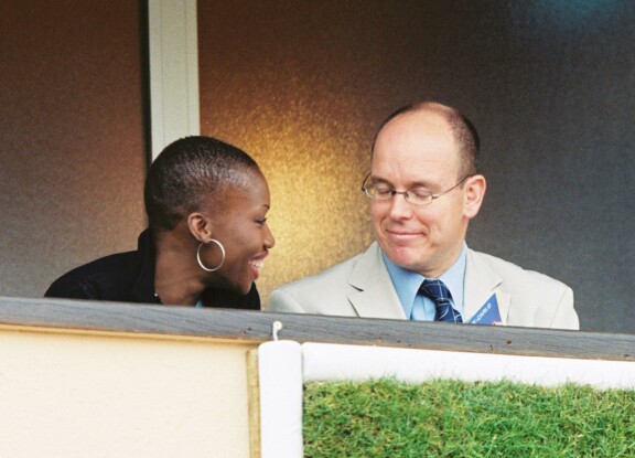 Nicole ja Albert tapasivat lennolla Pariisiin 1997.