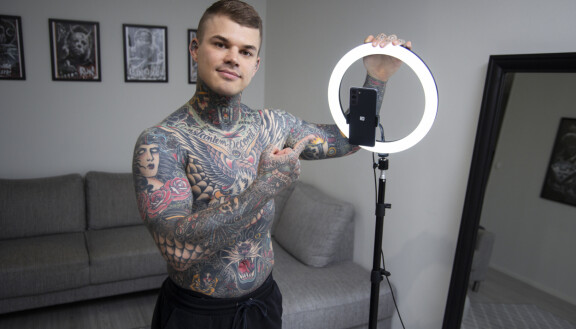 Nico Lingman on tunnettu komeista tatuoinneistaan, joita riittää.