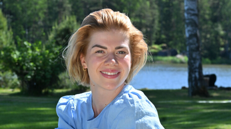 Pernilla Böckerman lataa podcastissa täyslaidallisen someilmiöistä