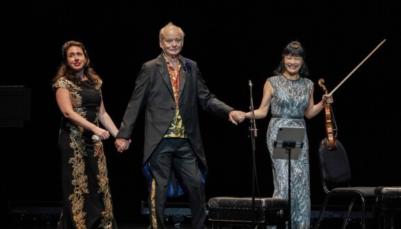 Bill Murrayn lisäksi New Worlds -kiertueella esiintyvät Vanessa Pérez (vas), Mira Wang sekä kuvasta puuttuva Jan Vogler.