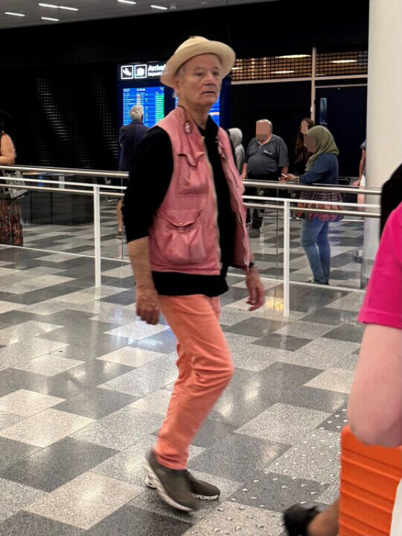Bill Murray saapui Suomen kamaralle rennonoloisena, mutta ei ollut kuitenkaan juttutuulella.
