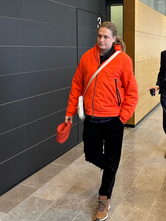 Mega-Ertsi eli Eero-Lauri Aleksi Korhola kuvattuna Helsingin hovioikeudessa 13.2.2024.