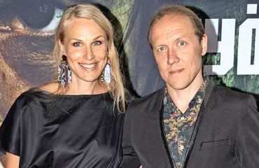 Sipe Santapukki järjesti yllätysjuhlat – Minna Kauppi itki vuolaasti: "Tämä on ihan sairasta ja hullua"