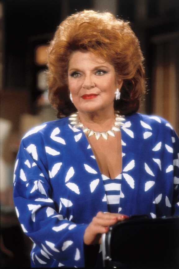 Sally Spectra (Darlene Conley) aiheutti lukuisia dramaattisia kohtauksia Kauniiden ja rohkeiden kahden ensimmäisen vuosikymmenen aikana.