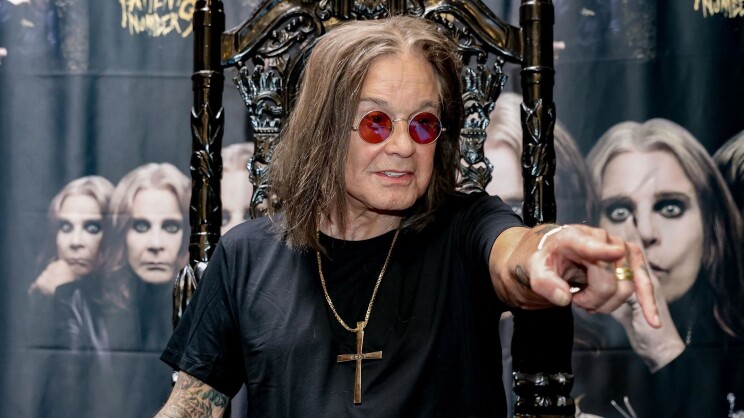 Ozzy Osbourne saapui viimeiselle keikalleen pyörätuolissa – tältä hän näyttää nyt
