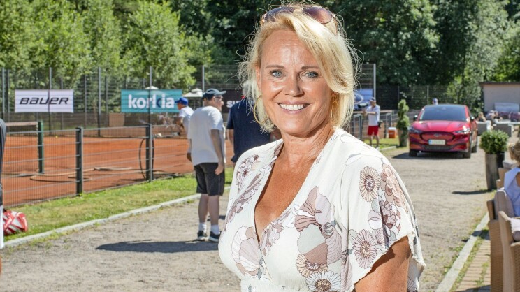 Ohhoh! Sirpa Selänne julkaisi harvinaisen perhekuvan