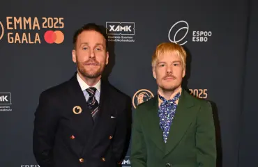 Villi video JVG:stä leviää somessa – "Eikös Jarella oo vaimoo?"