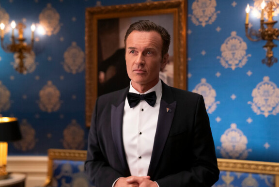 Netflixin uutuussarjassa Julian esitti Australian presidenttiä.