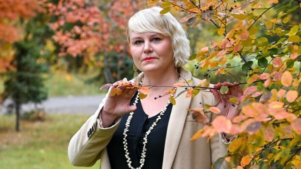 Kirsi Häkkänen kärsi vuosia parisuhdeväkivallasta – ”Keräsin salaa todisteita avopuolisostani” Kirsi Häkkänen