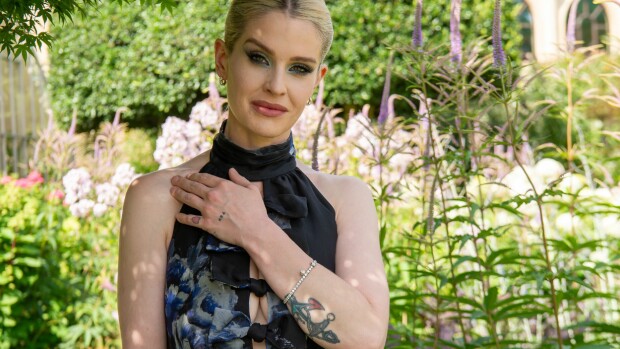 Mitä ihmettä? Kelly Osbourne kihloihin – Ozzy haistatteli