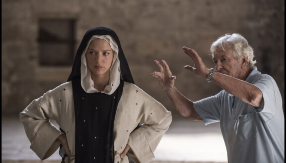 Paul Verhoeven ohjaa elokuvaa Benedetta.