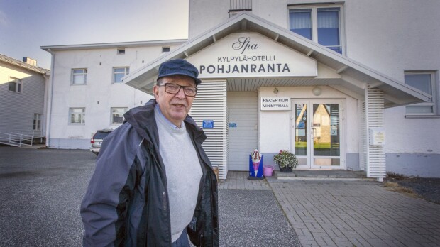 Minne katosivat väkevät juomat, Paavo Väyrynen? Konkaripoliitikon juomahylly kummastuttaa