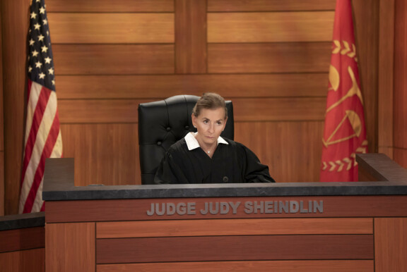 Justice On Trial -sarjassa puidaan Yhdysvaltoja kuohuttaneita oikeustapauksia.