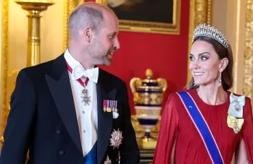 Oho! Prinssi William ja prinsessa Catherine juhlivat Rollarit-legendan kanssa – Elton John näytti pitkää naamaa