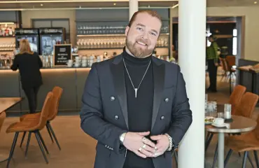 Tortillaa nassuun! Ex-tangokuninkaan pöytätavat herättivät huomiota – salakuva!