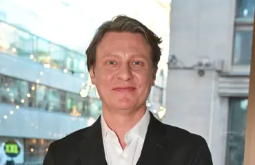 Jaajo Linnonmaalta hämmentävä kuva – "Poikani, jota en tiennyt minulla olevan"