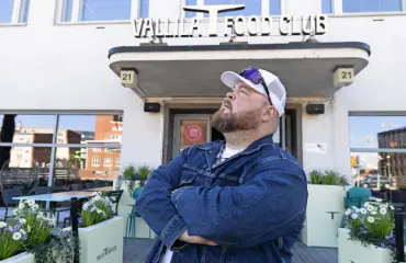 Akseli Herlevi helli vaaleaa kaunotarta – salakuvat!