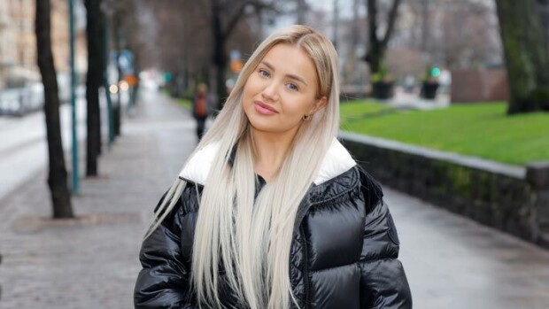 Sonja Aiello bisneksestään: ”Periaatteessa myyn itseäni” Sonja Aiello