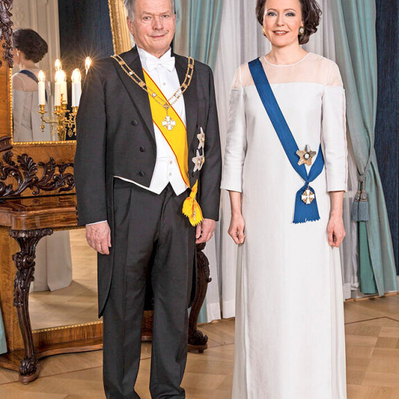 Presidenttipari juhlii Linnassa Suomen itsenäisyyttä kahden vuoden koronatauon jälkeen. Sauli Niinistö