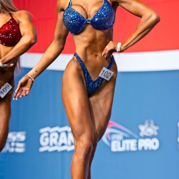 Sonja on kilpaillut kahdesti bikini fitness -kilpailussa. – Tykkään haastaa itseäni, ja viihdyn tiukalla kisadieetillä. Sonja on kilpaillut kahdesti bikini fitness -kilpailussa. – Tykkään haastaa itseäni, ja viihdyn tiukalla kisadieetillä.
