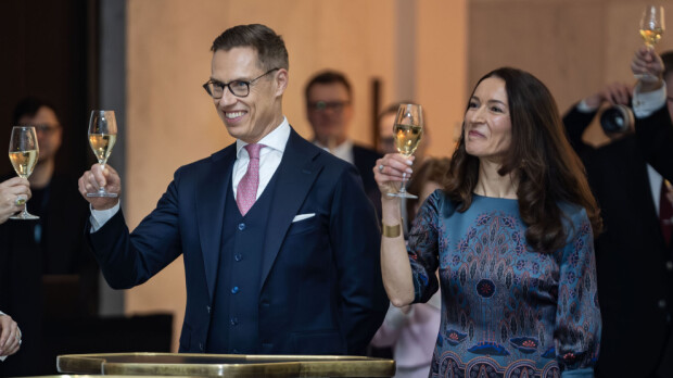 Oho, mikä nuorisohattu! Alexander Stubb yllätti Kekkosen paikalla