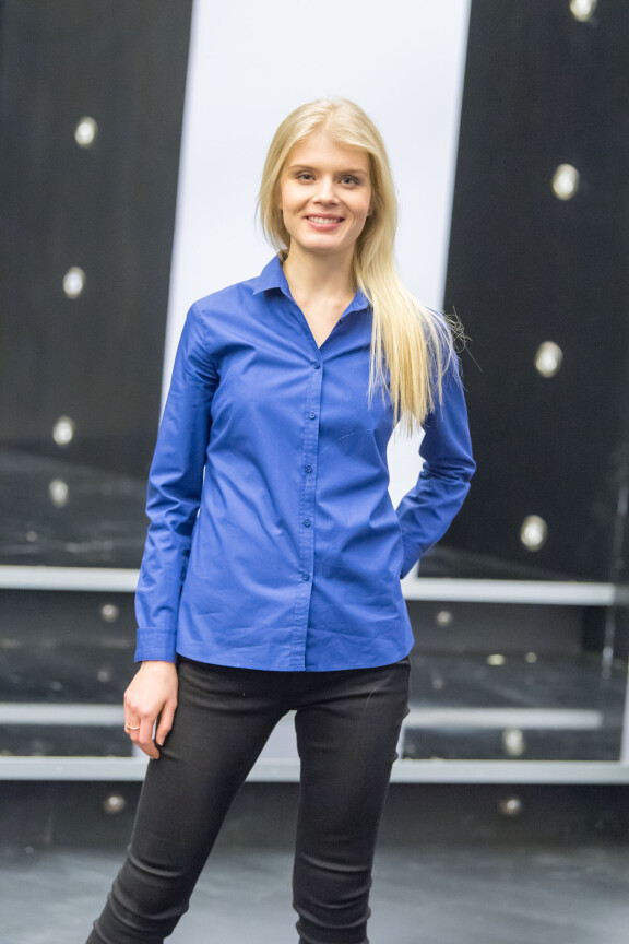 Vuonna 2018 Alina esitteli koomikon taitojaan Putous-riveissä.