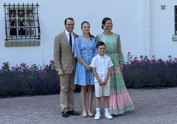 Kruununprinsessaperhe sai juhlia fanien, tai siis kansan keskellä.