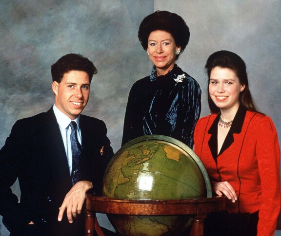 Prinsessa Margaret lastensa Davidin ja Sarahin kanssa 1987.
