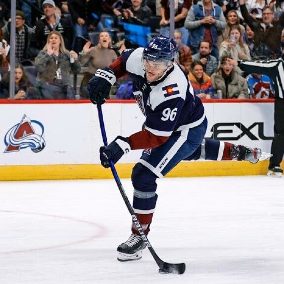 Mikko sai marraskuun alussa yleisön huutamaan nimeään iskettyään Tampereen NHL-avausottelussa hattutempun Patrik Laineen Columbus Blue Jacketsin verkkoon. Mikko sai marraskuun alussa yleisön huutamaan nimeään iskettyään Tampereen NHL-avausottelussa hattutempun Patrik Laineen Columbus Blue Jacketsin verkkoon.