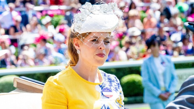 Hovin oudot pirskeet! Prinsessa Beatrice biletti Disney-hahmona – tästä on kyse