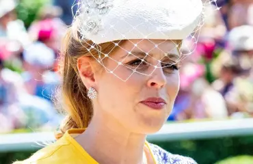 Hovin oudot pirskeet! Prinsessa Beatrice biletti Disney-hahmona – tästä on kyse