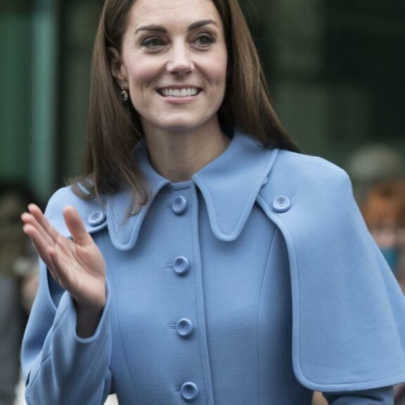 Kate näyttäytyy aina huipputyylikkäänä. Kate Middleton