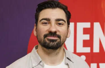 Gogi Mavromichalis: Lapsi tulossa