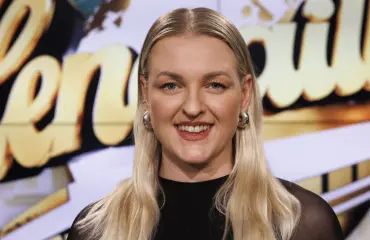 Salakuvat festareilta! Köpi Kallio ja Jenni Poikelus Juhlivat yhdessä