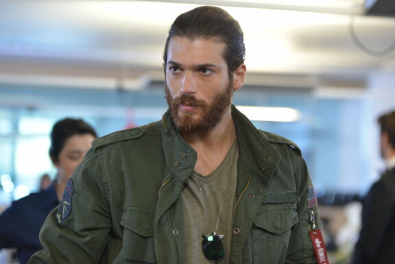 Can Yaman näyttelee Daydreamer -sarjan Can Divitia.