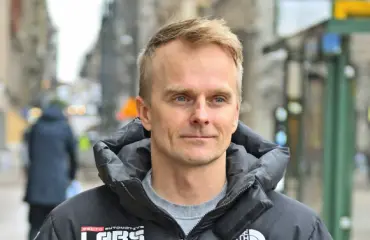 Mitä kummaa? Heikki Kovalainen pukee jälleen kisapuvun päälleen