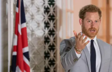 Prinssi Harry jätti Meghanin kotiin – tunteellinen purkaus: "Sydämeni särkyy"