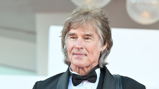 Jösses! Ronn Moss poseeraa paidatta