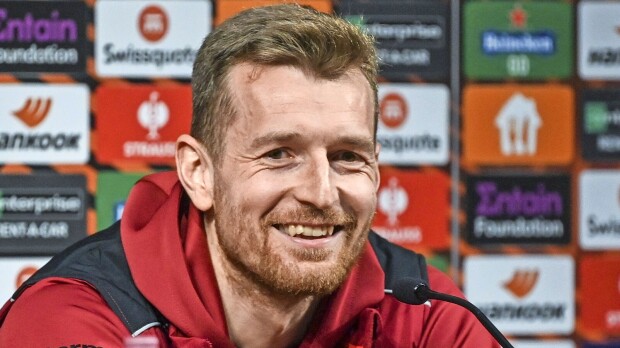 Siirtojytky! Lukas Hradecky lähellä jättisiirtoa