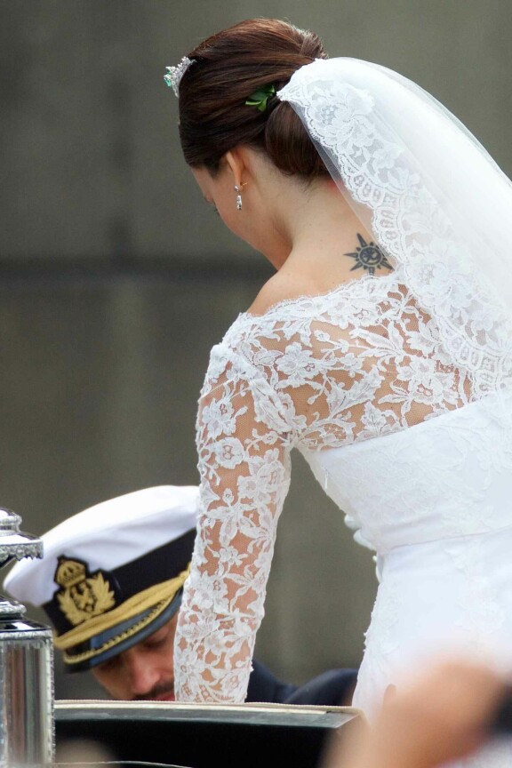 Prinsessa Sofian niskatatuointi oli näytillä hänen ja prinssi Carl Philipin häissä.
