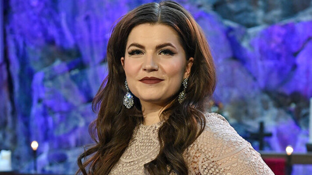 Suvi Teräsniskan koti muuttui joulumaaksi - erikoinen sotaviittaus Suvi Teräsniska