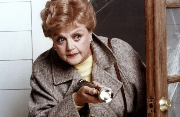 Angela Lansbury esitti amatöörietsivä Jessica Fletcheriä 12 vuotta.