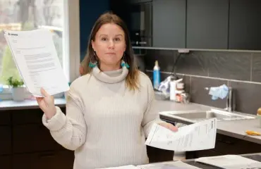 ”Minut leimattiin valehtelijaksi” Saana selvisi 23 uhria vaatineesta onnettomuudesta – mutta sitten alkoi seitsemän vuoden helvetillinen vakuutustaistelu 