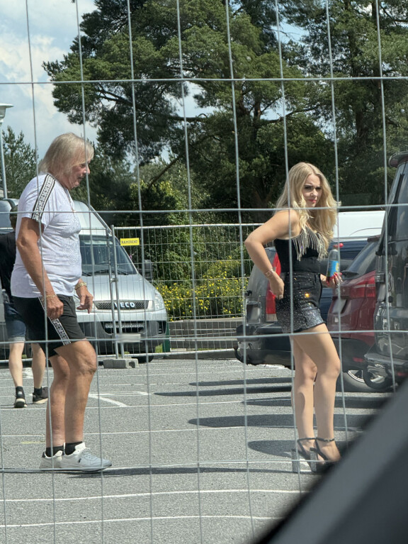 Silminnäkijän mukaan Dannyn ja Helmin askel oli reippaan sijaan rauhallinen.