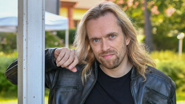 Voi jestas! Anssi Kela sai kohutun lahjan